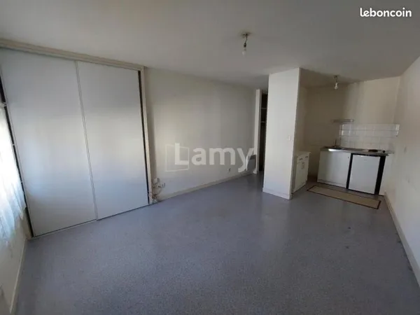 Studio 1 pièce 28 m²