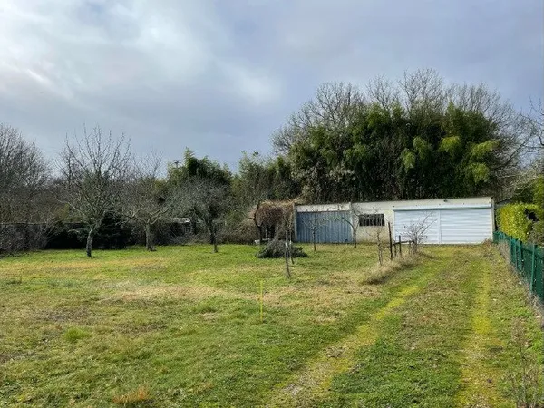 Terrain 1200m²