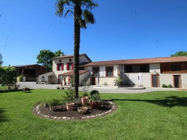 Maison 11 pièces 165 m²
