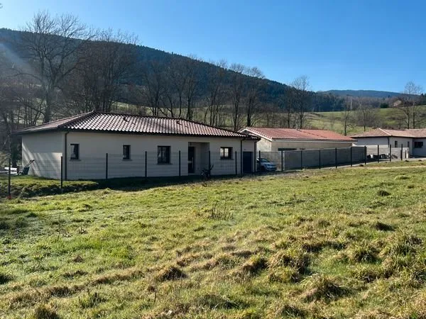 TERRAIN 239m² à Bourg-Argental