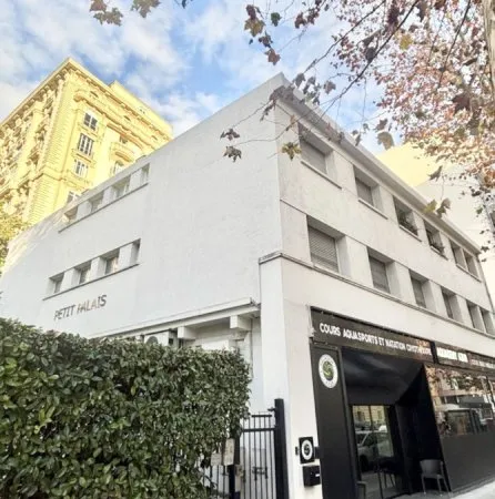 Local commercial 210 m²