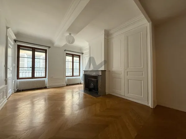 Appartement 3 pièces - 84 m2 - Presqu'île