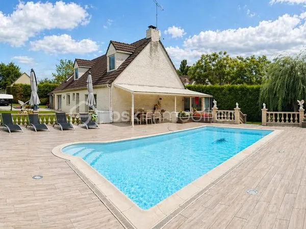 Maison 9 pièces 240 m²