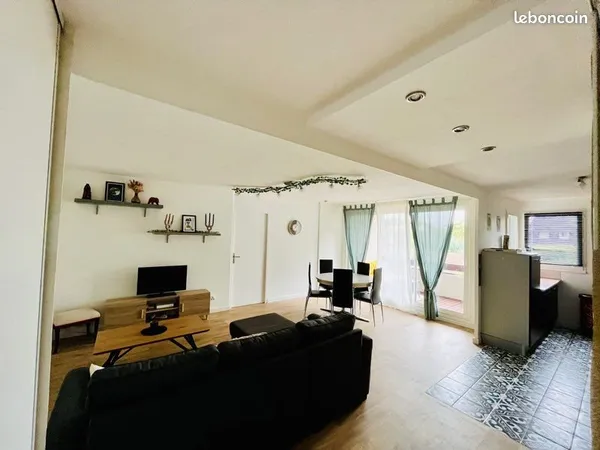 T4 meublé rénové 86 m² - 3 chambres - balcon - calme - disponible mi-mai