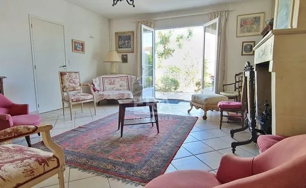 CENTRE VILLE BREUILLET - GRANDE MAISON DE CARACTERE - 216M2