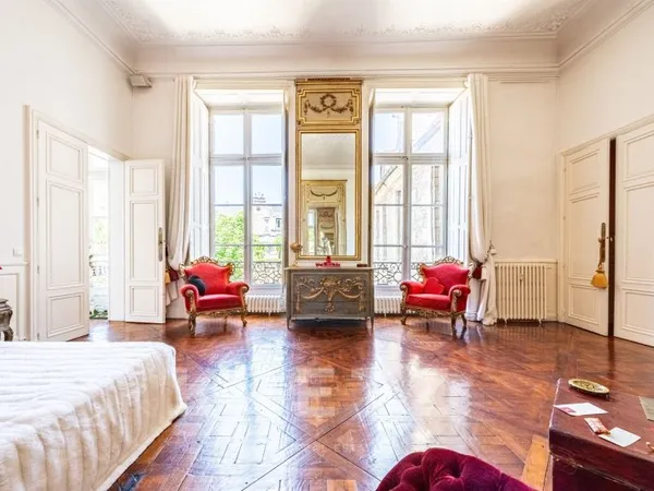 Appartement de réception dans hôtel particulier hyper-centre DIJON