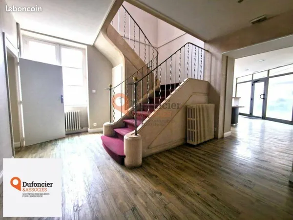 BUREAUX 151 m² POITIERS