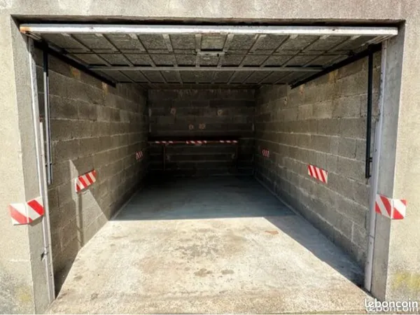 Location garage individuel avec accès toute hauteur