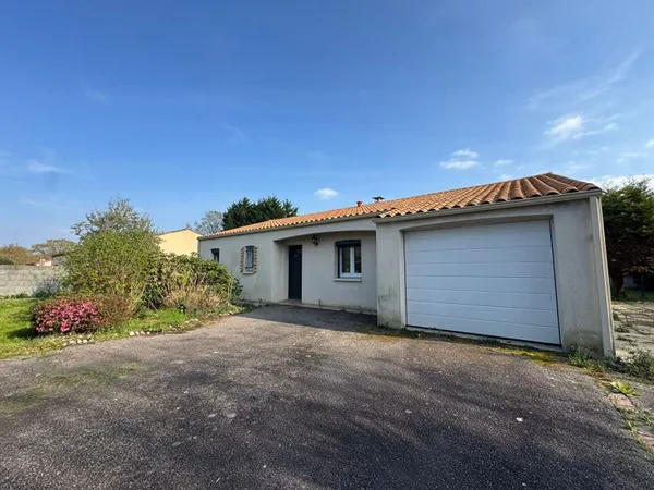 Maison proche bourg Beaulieu Sous La Roche