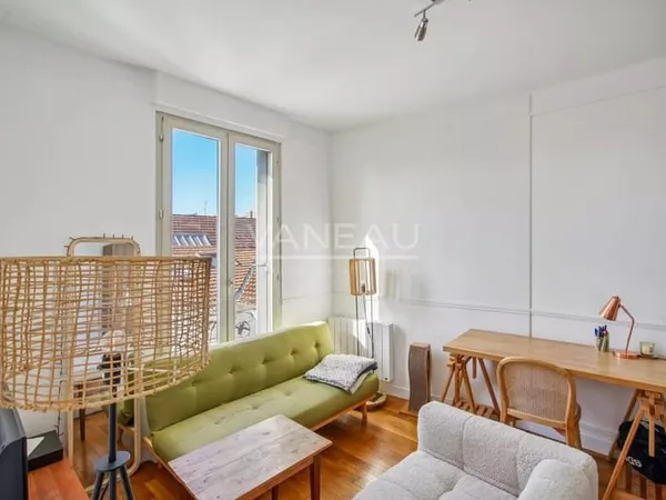 Nanterre - coeur historique - Appartement ensoleillé avec une vue dégagée