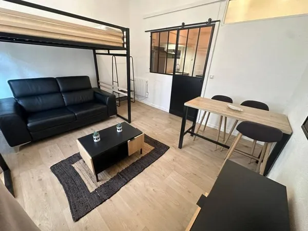 Studio 1 pièce 30 m²