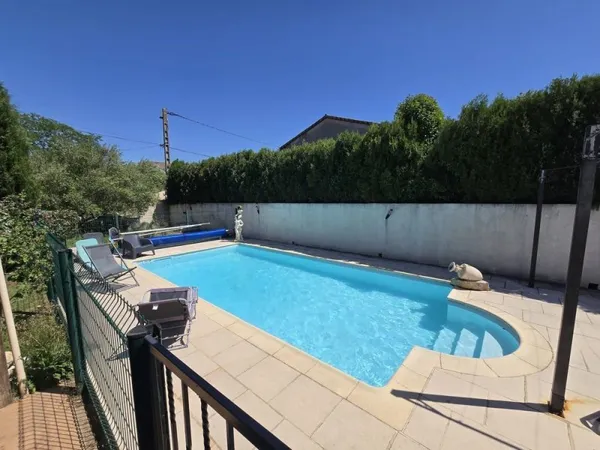 Grande maison - 300 000€