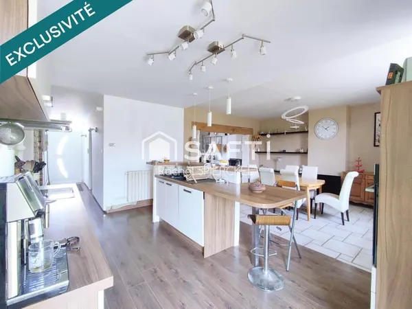 Charmante maison avec garage et jardin