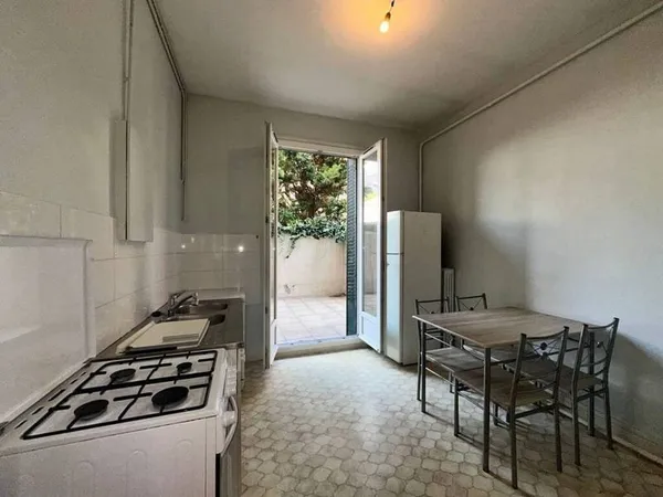 HYPERCENTRE - APPARTEMENT T2 A LOUER