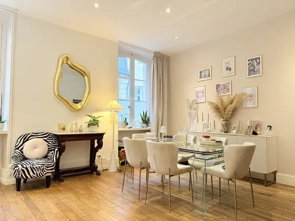 APPARTEMENT DE CHARME EN PLEIN COEUR DE BOURGES