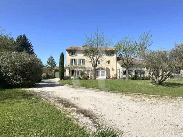 Mas provençal 12 pièces 390 m²