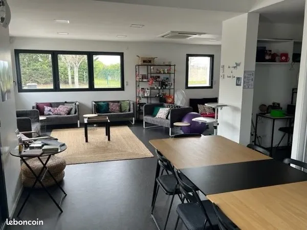Local professionnel de 78m² dans un cadre calme et verdoyant aux portes d'Angers à proximité des tra