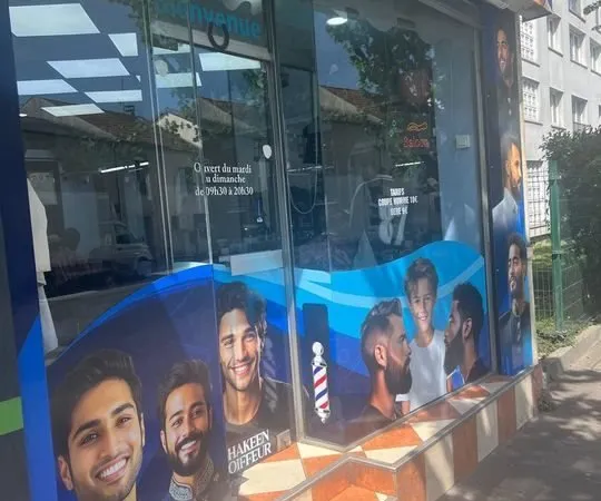 À Vendre Local Commercial Avec Murs Loué Salon De Coiffure