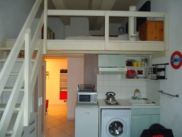 LOCATION EN MEUBLE 1 PIECE