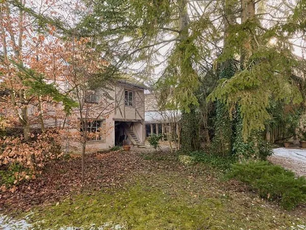 Maison de plain-pied 9 pièces 212 m²