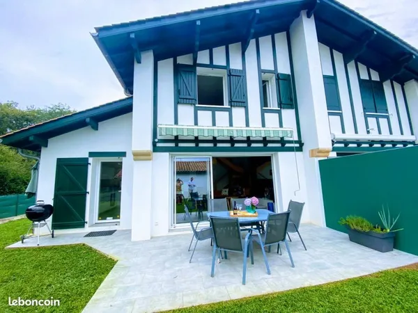 Belle maison T4 récente avec garage, jardin et vue Rhune