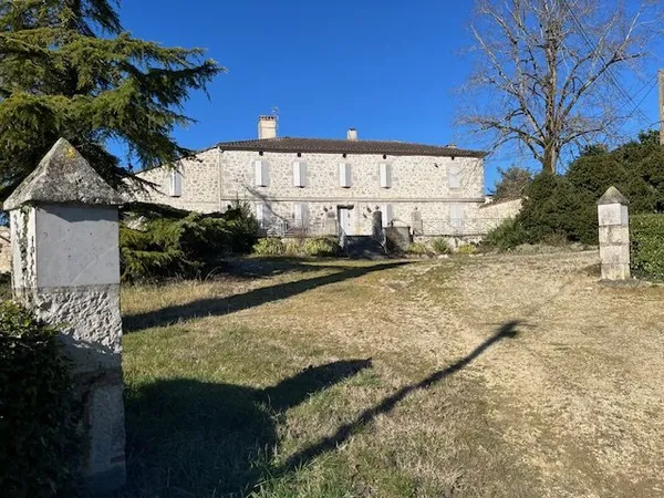 Maison 6 pièces 288 m²