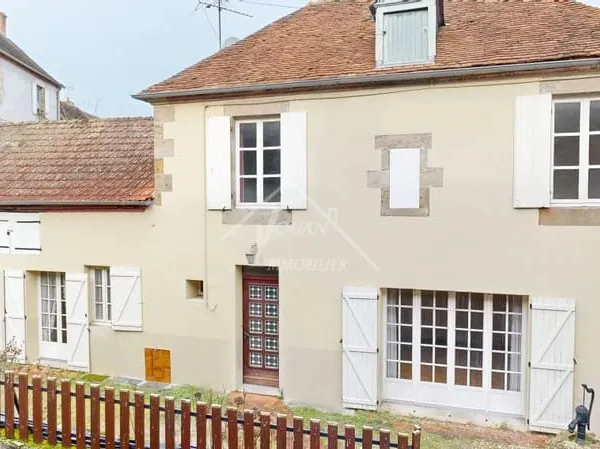Charmante maison au coeur de Bourbon-l'Archambault - Jardin, cour et atelier