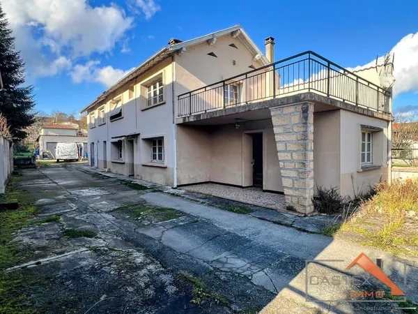Exclusivité Mazères-sur-Salat : Maison avec jardin, garages