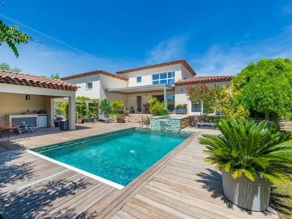 Maison contemporaine Type 5 de 170m2 Marseille 13013 avec piscine et garage + grand sous-sol