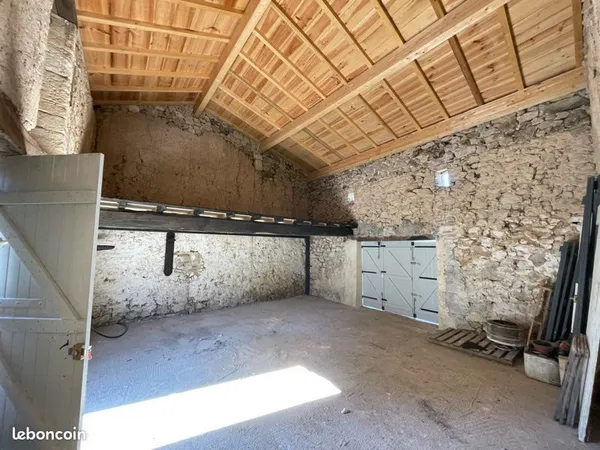 Garage / Dépôt en pierre - Cadillac-sur-Garonne (33410)