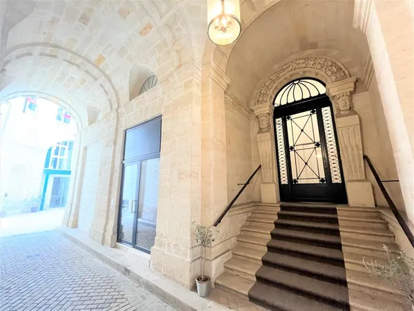Bureau 265 m²