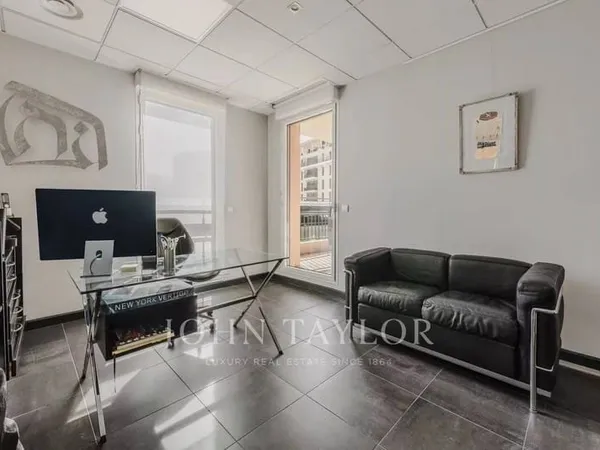 Bureaux 105 m²