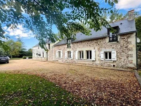 Maison 8 pièces 240 m²
