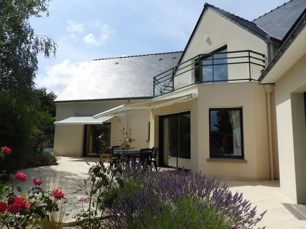 Maison 8 pièces 265 m²