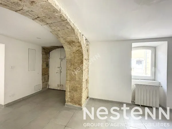 A vendre Maison en pierre 4 chambres avec jardin centre ville de Pavie
