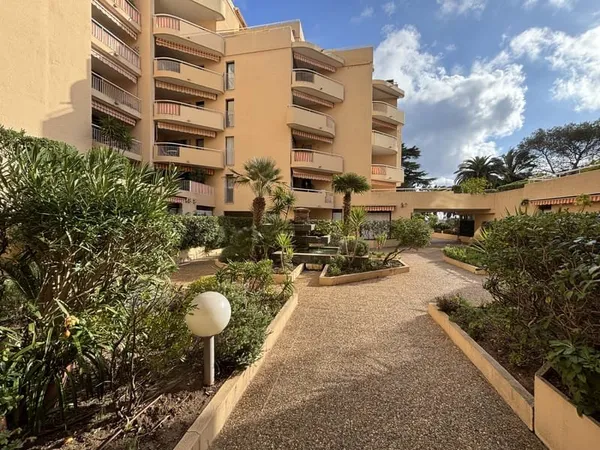 APPARTEMENT 2 PIECES DE 54 M2