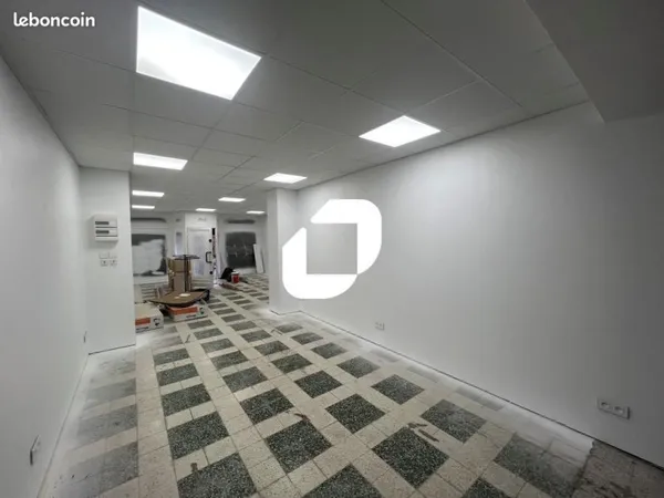 Bureau 180 m²
