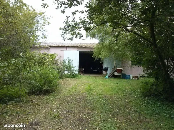 A vendre Hangar 200 m² avec terrain secteur Villers Poz Colombier