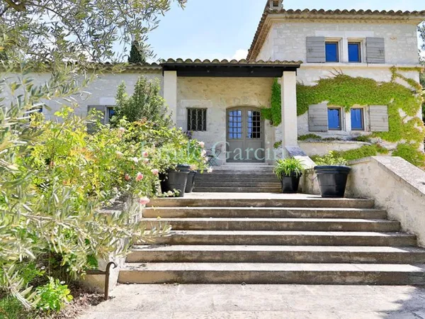 Location à Saint-Rémy de Provence, à pieds du centre - Le Mas de Glanum