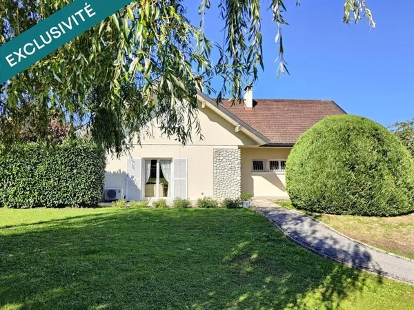 Elégante maison traditionnelle de 181 m² et 1553 m² terrain constructible