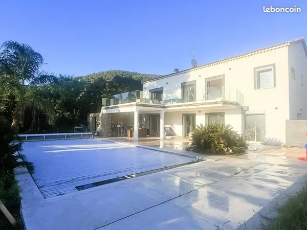 Maison 6 pièces 181 m²
