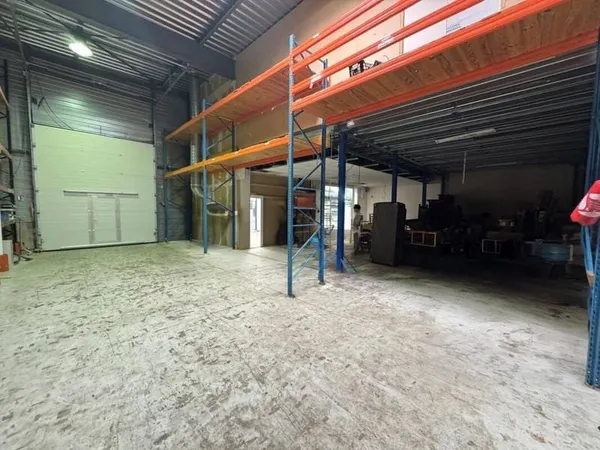 Local d'activité 291 m²