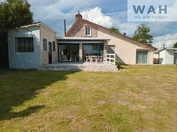 À vendre Maison rénovée T4 avec dépendances et vaste terra