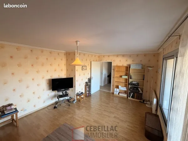 Appartement 8 pièces 97 m²