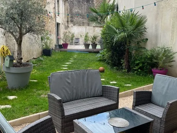 Studio avec piscine et jardin sécurisé