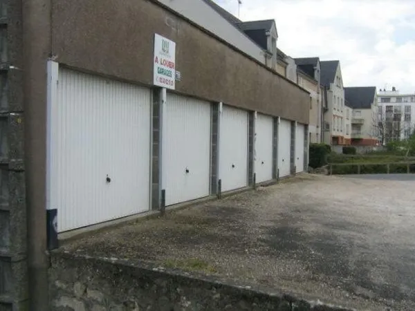 Stationnement Location Orléans   64€