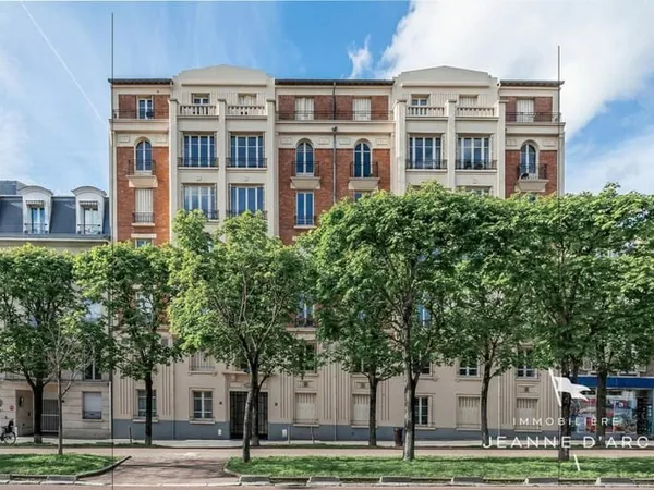 VERSAILLES - PLACE DE LA LOI - 67m² - 3P - 1 ou 2 Chambres - Cave, Cabouin, Garage en option
