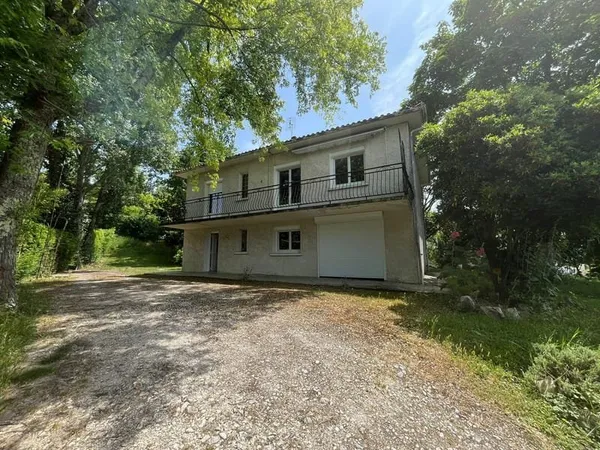 Charmante villa de 124 m2 sur les hauteurs de Pujols, offran