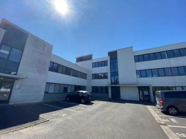Bureaux 676 m²