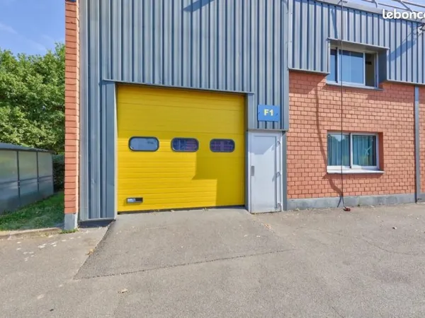 Local d'activité 165 m²